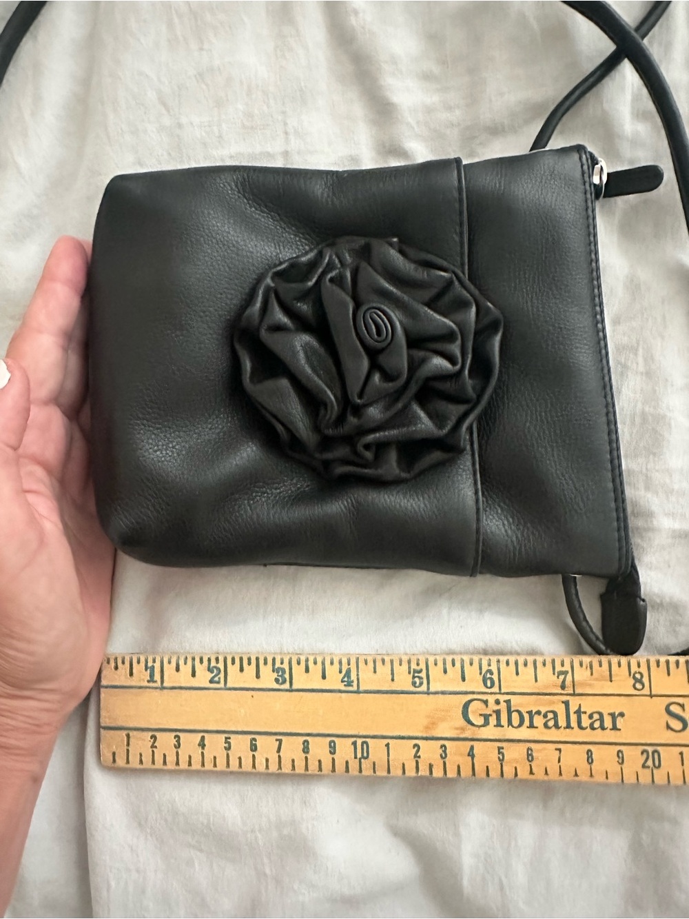 ILI Black Leather Rosette Crossbody - Picture 5 of 6